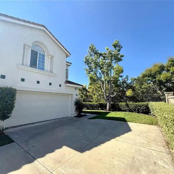 FORMER MODEL HOME IN EAGLE POINT