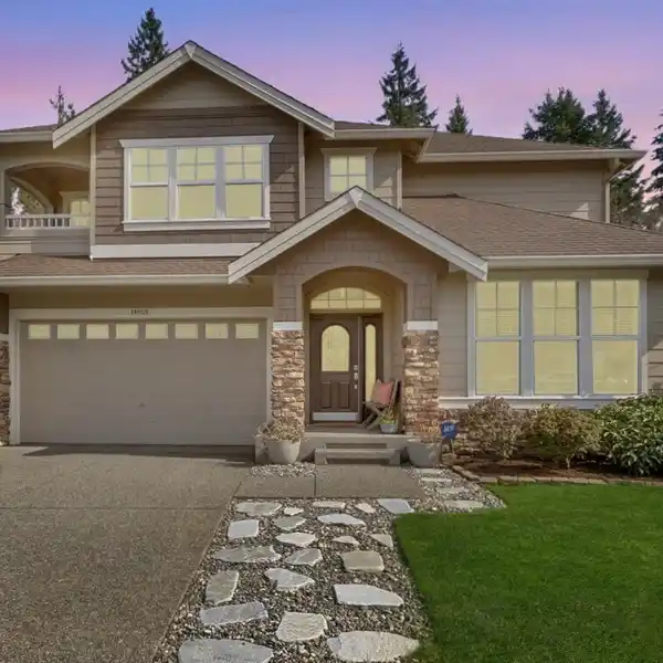 GORGEOUS HOME IN SOUGHT-AFTER WILLOW CREEK