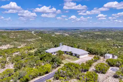 Extraordinary Luxurious Retreat