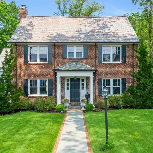 ELEGANT COLONIAL IN THE COVETED GRANGE ESTATE SECTION OF GREENACRES
