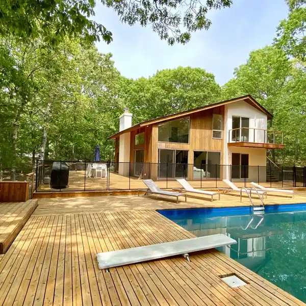 WONDERFUL RENTAL IN VERY PRIVATE NORTHWEST WOODS