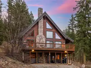 Picturesque Custom Lodge Above Lake Cle Elum