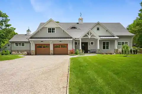 Modern Craftsman Countryside Retreat