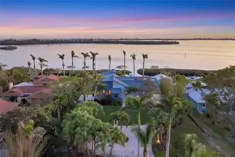 Exceptional One-acre Bayfront Estate