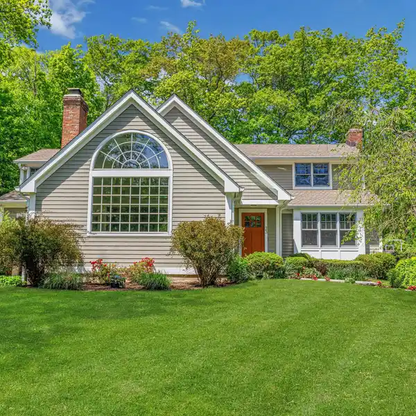 CLASSIC CHARM WITH MODERN CONVENIENCE