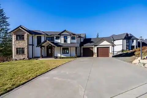Custom Stunner in Exclusive Rock Cliff