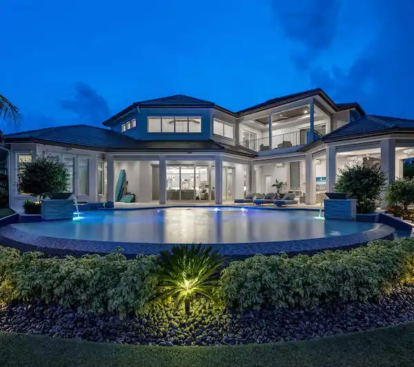 EXCLUSIVE ESTATE PROPERTY IN MIROMAR LAKES