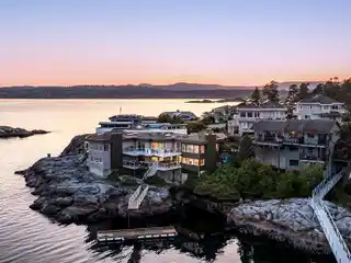 Stunning Waterfront Property in Picturesque Saxe Point
