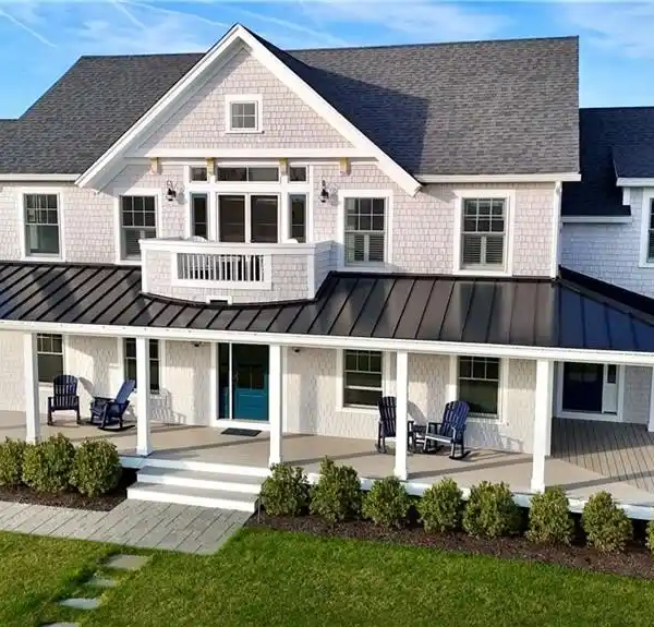 NANTUCKET INSPIRED COLONIAL WITH A FLEXIBLE OPEN PLAN