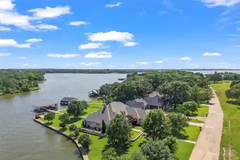 Exceptional Waterfront Offering