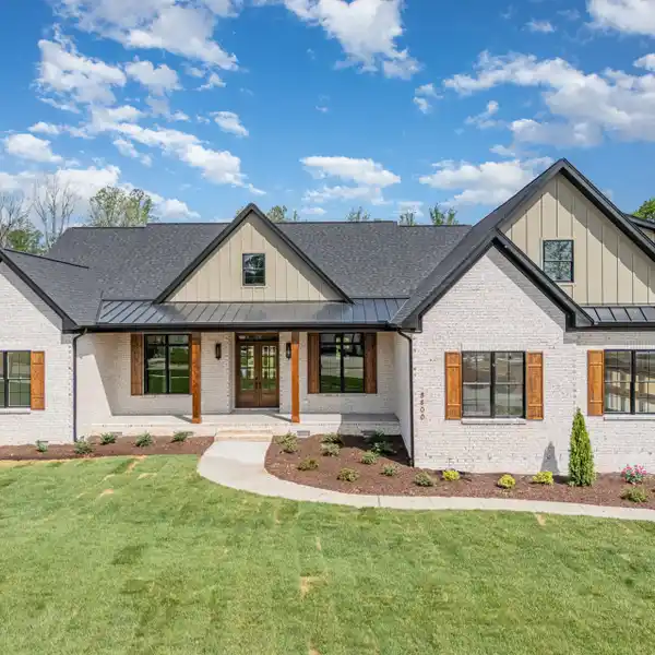 EXTRAORDINARY HOME IN RIVERSIDE AT OAK RIDGE