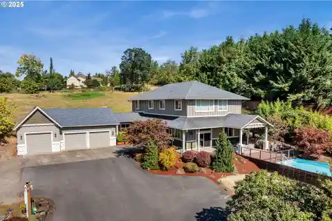 Beautiful Home on 1.5 Acres
