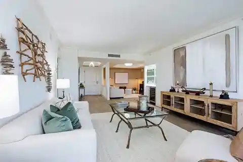 Bay Colony Pied-à-Terre with Sunset Estuary Views