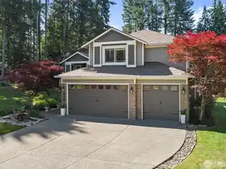 Beautifully Updated Home in Weatherby Estates