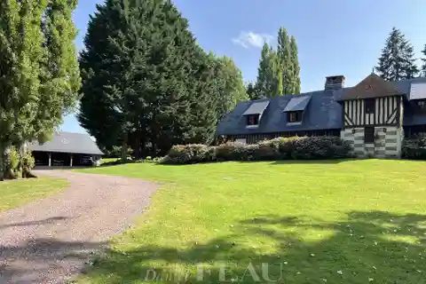 Peaceful Countryside Living with Outbuildings