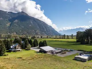 Rural Living with Versatile Acreage