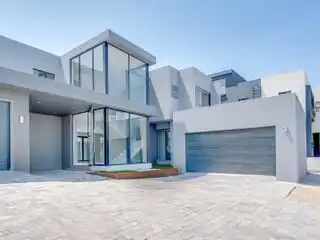 Expansive Family Haven with Resort Lifestyle