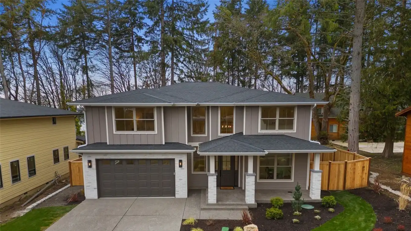 Luxurious Custom Built Home in the Heart of Downtown Steilacoom