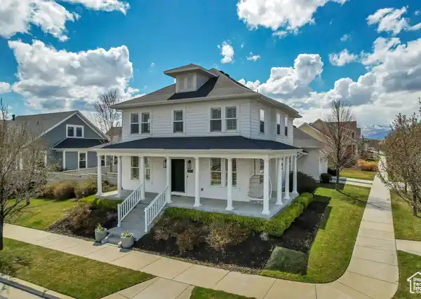 HIGH-END LUXURY HOME IN COVETED HEIGHTS PARK VILLAGE