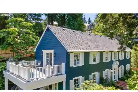 Great Location Minutes to the City