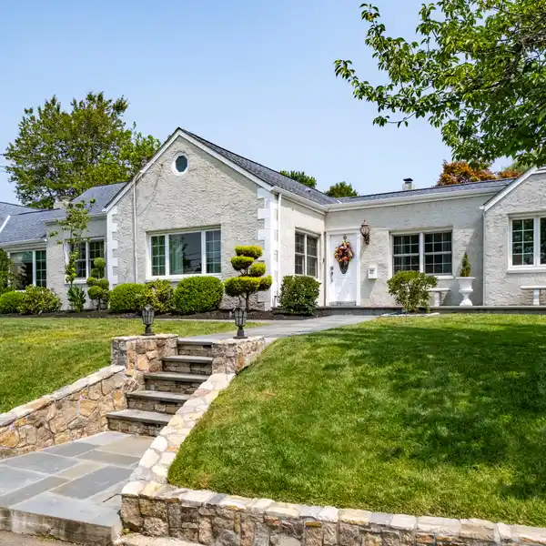 SUNNY RANCH WITH MODERN UPGRADES AND BACKYARD