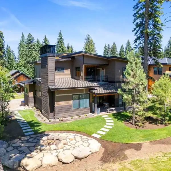 BRAND NEW LUXURY HOME ON GOLF COURSE WITH ADU