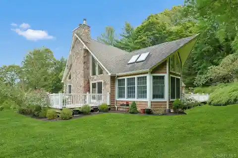Immaculately Maintained Colonial