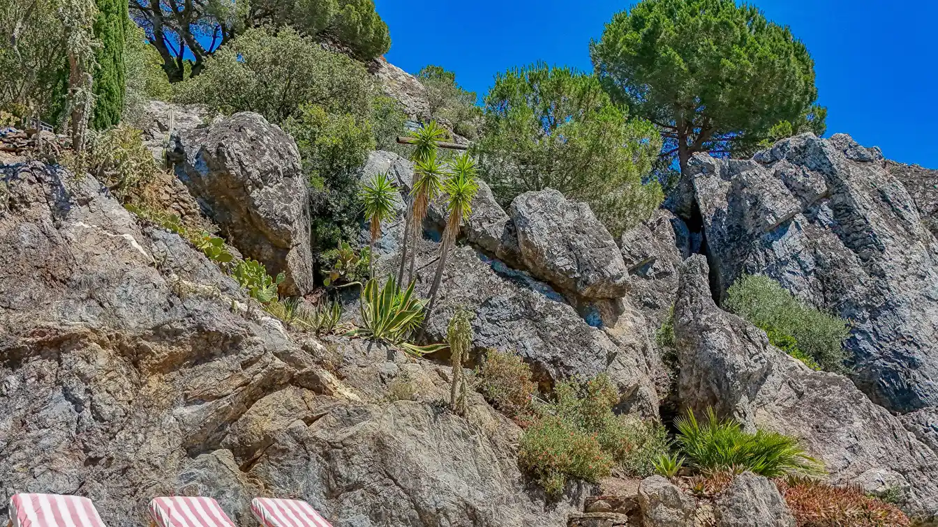 Unique Villa Clinging to the Rocks of Hyeres in the Var