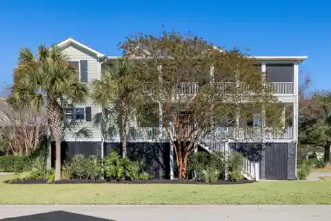 Stunning Open Plan Home in Sought-after Old Village Landing