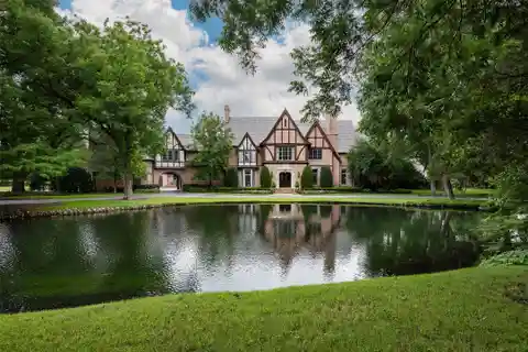 Extraordinary Estate on Unparalleled Grounds
