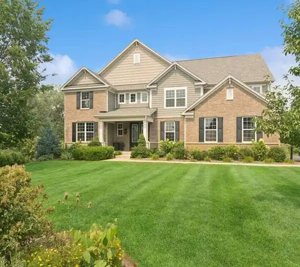 DREAM RETREAT IN A SCENIC SETTING