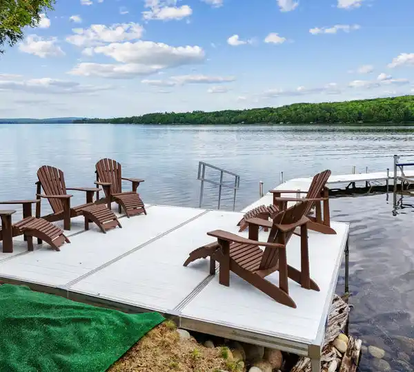 WONDERFUL LAKEFRONT PROPERTY