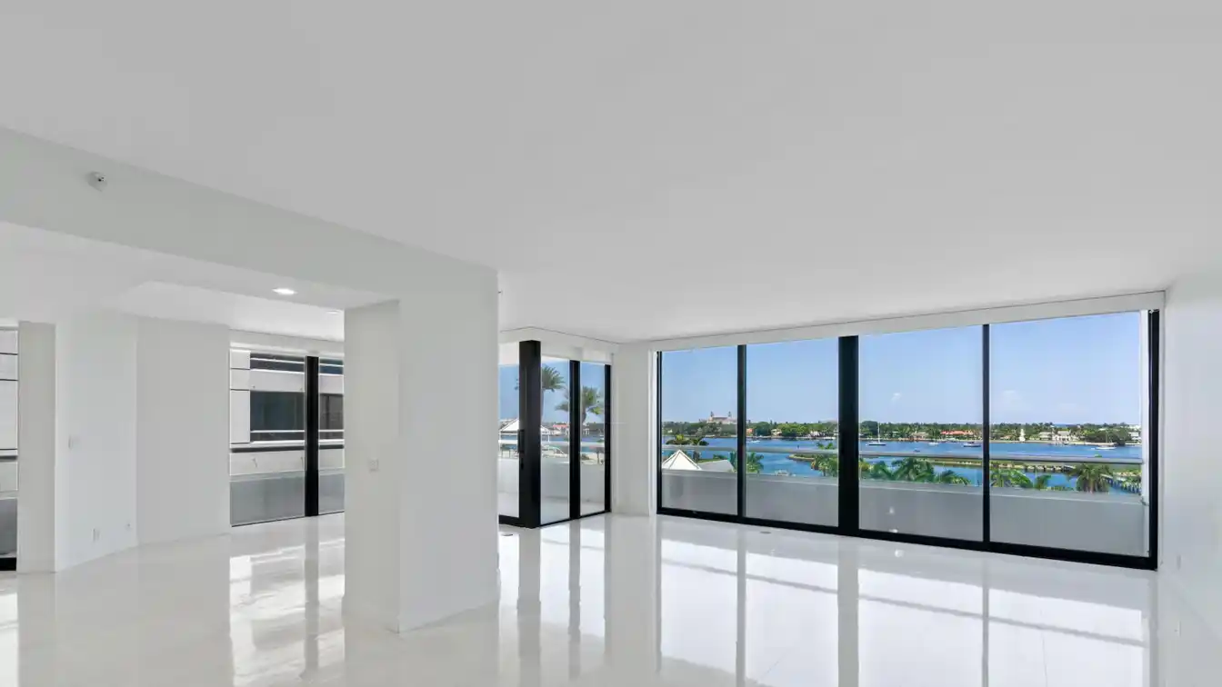 Beautifully Renovated Apartment with Sweeping Views