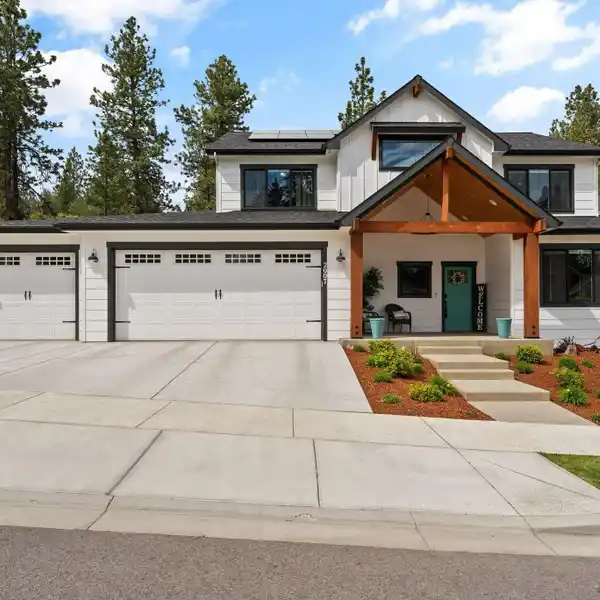 A HOME THAT HAS IT ALL