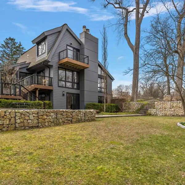 THE WATERFALL HOUSE