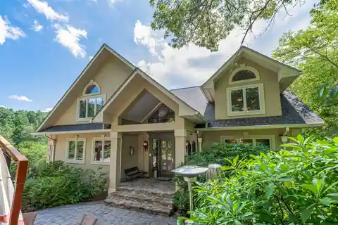 Luxury Custom Home in Keswick Hills