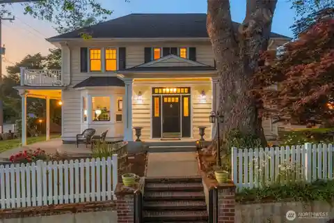 1919 Colonial with Sweeping Views