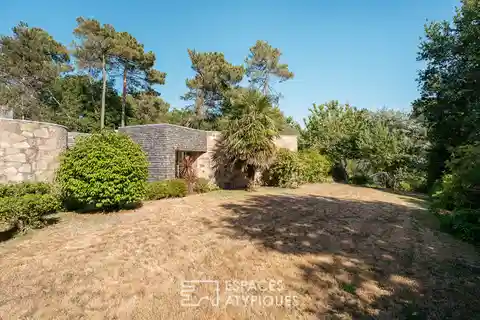 Natural Single-Story Architect-Designed House