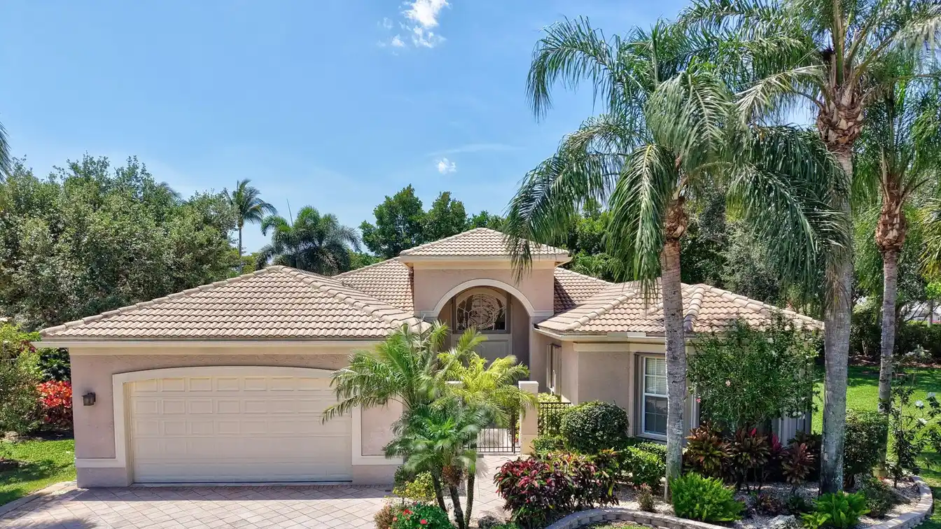 Perfectly Maintained Home in Valencia Palms