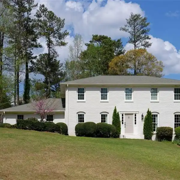 DREAM RESIDENCE IN THE HEART OF INDIAN HILLS