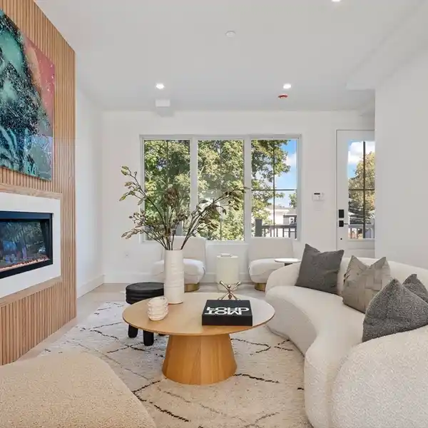 STYLISH NEW CONSTRUCTION TOWNHOME WITH EXCLUSIVE BACKYARD