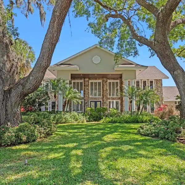 STATELY RECENTLY UPDATED ESTATE IN AVILA