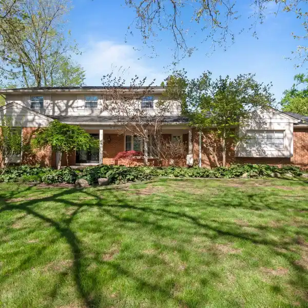 BRICK COLONIAL IN NOTTINGHAM FOREST