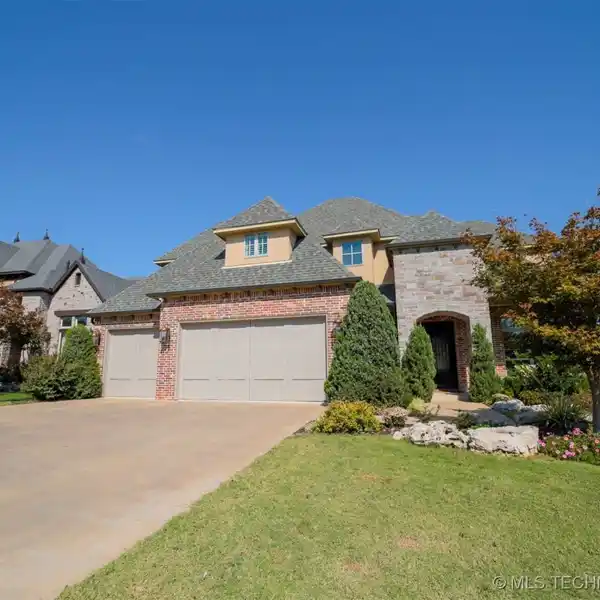 GORGEOUS FRESHLY UPDATED HOME