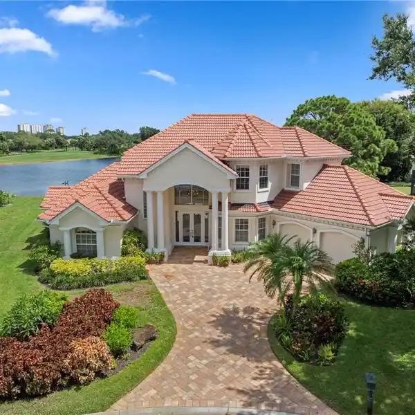 CAPTIVATING HOME