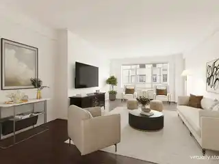 Goregous Fifth Avenue Apartment