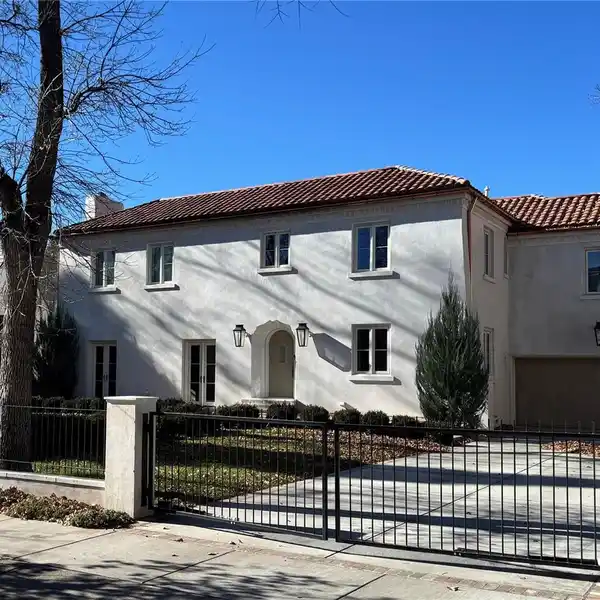 A TRUE RARITYAN ARCHITECTURAL MASTERPIECE