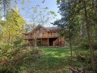 Immaculate Log Home on Roosevelt Lake