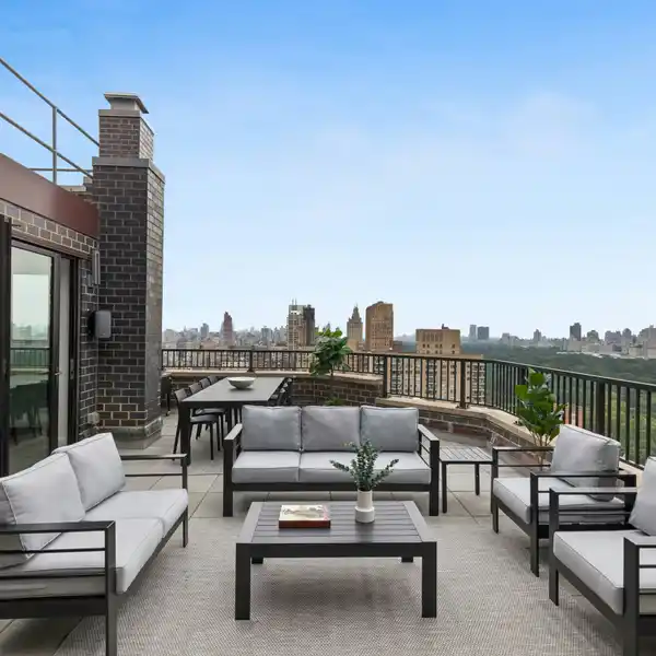 LUXURY SKY PENTHOUSE OVERLOOKING SHEEP MEADOW