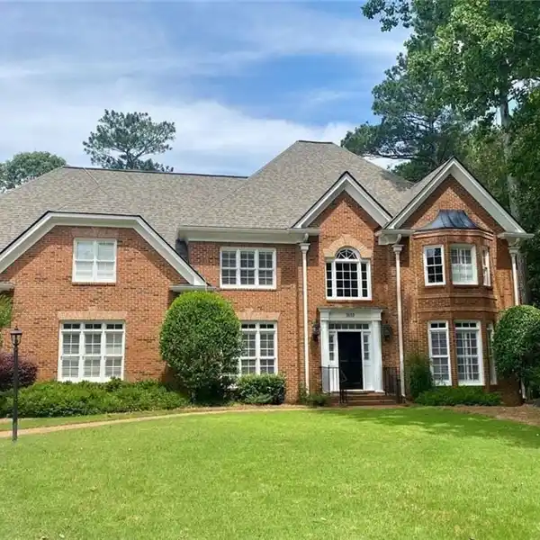 BEAUTIFULLY RENOVATED HOME IN BALDWIN FARMS